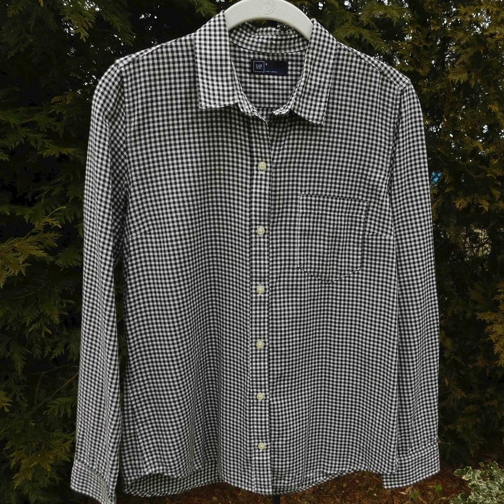 Gap Lightweight Gingham Buttondown Top with Chest Pocket